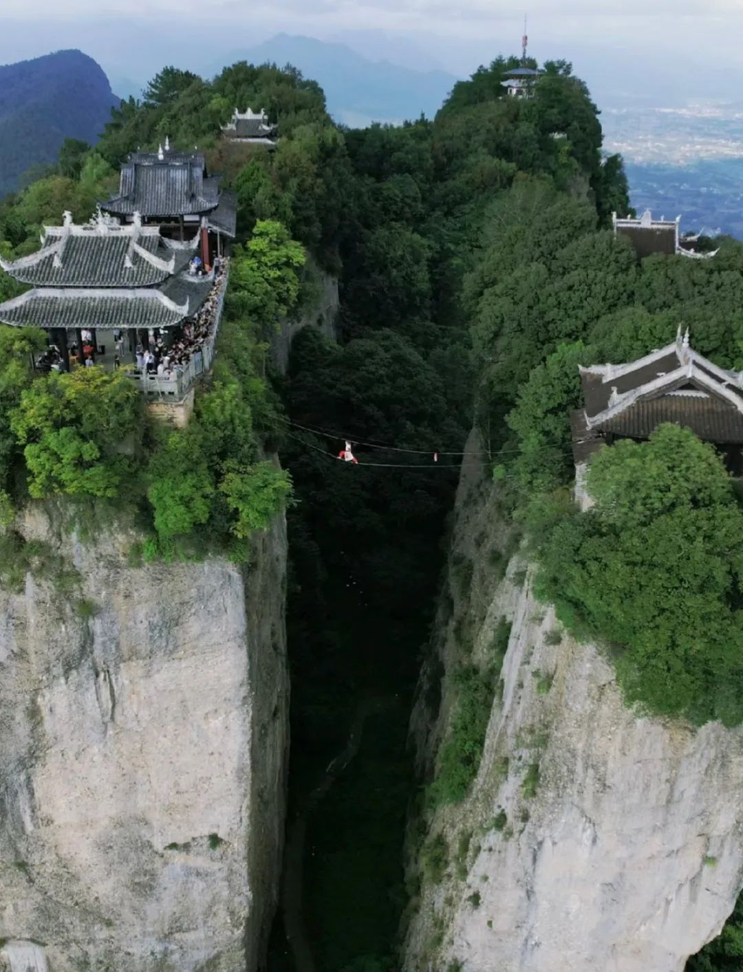 關(guān)于竇圌山景區(qū)游樂(lè)項(xiàng)目滑道暑期停運(yùn)的通知！